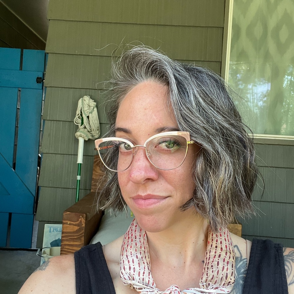 Meet your Posher, Sharon